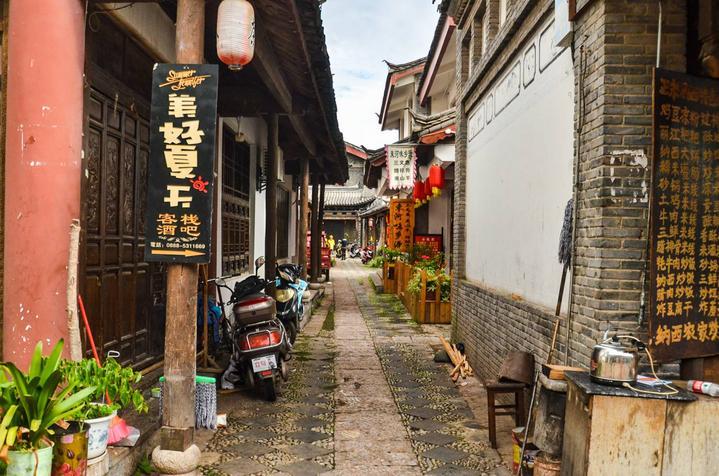 孤山镇:一抹“志愿红”温暖一个冬